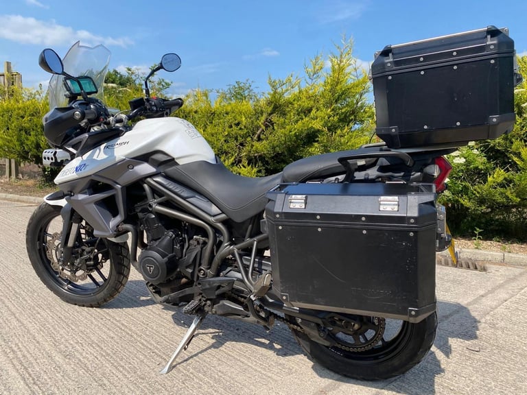 2016 16 TRIUMPH TIGER 800 XRT WHITE ENDURO FULL ADVENTURE LUGGAGE TOURER