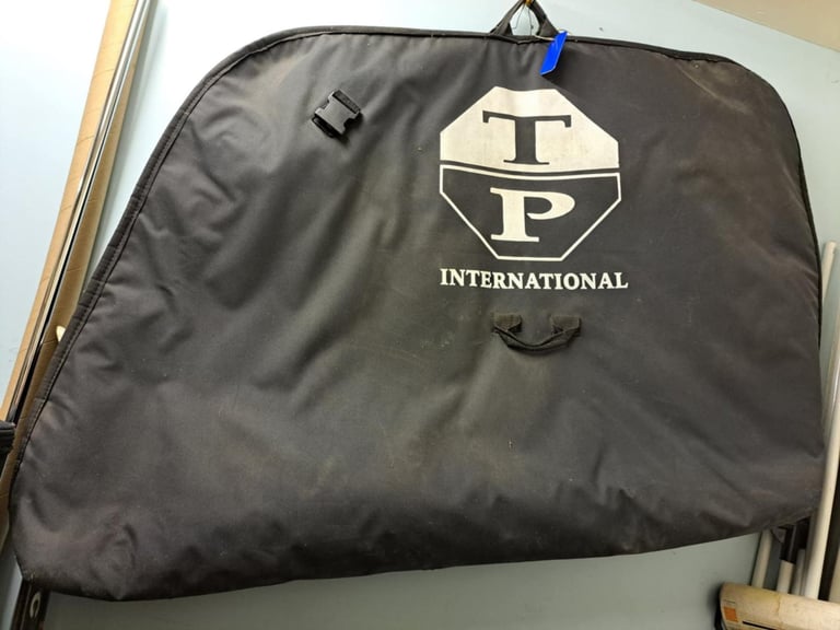 Bike Bag 130 x 100 cm with internal wheel bags. 