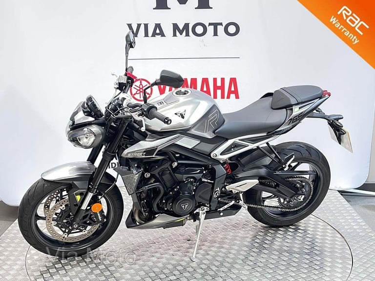 TRIUMPH STREET TRIPLE R - 2023 - 1800 miles