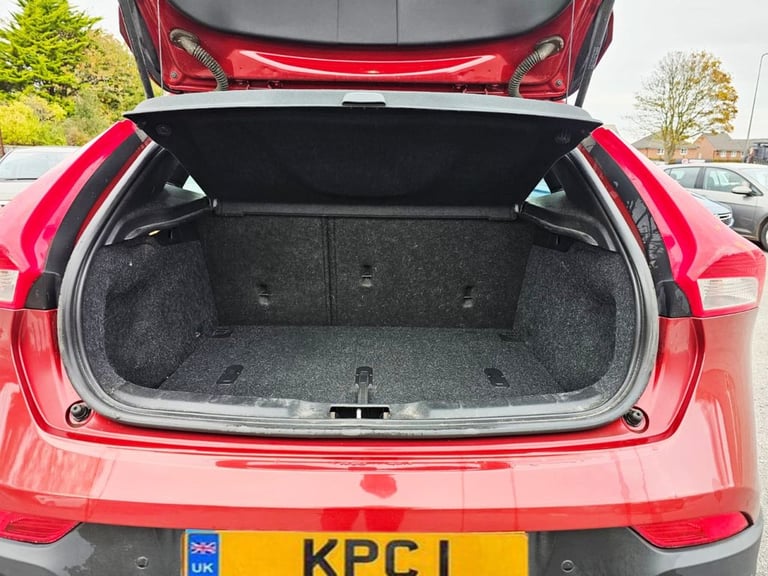 2014 Volvo V40 Cross Country 1.6 D2 Lux Nav Hatchback 5dr Diesel Powershift Euro 5 (s/s) (115 ps)...