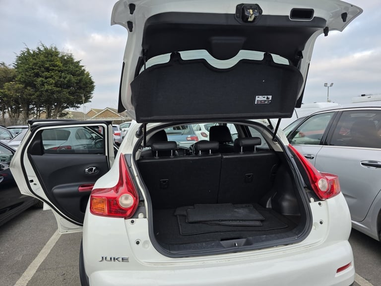 2013 Nissan Juke 1.6 Tekna 5dr CVT HATCHBACK Petrol Automatic