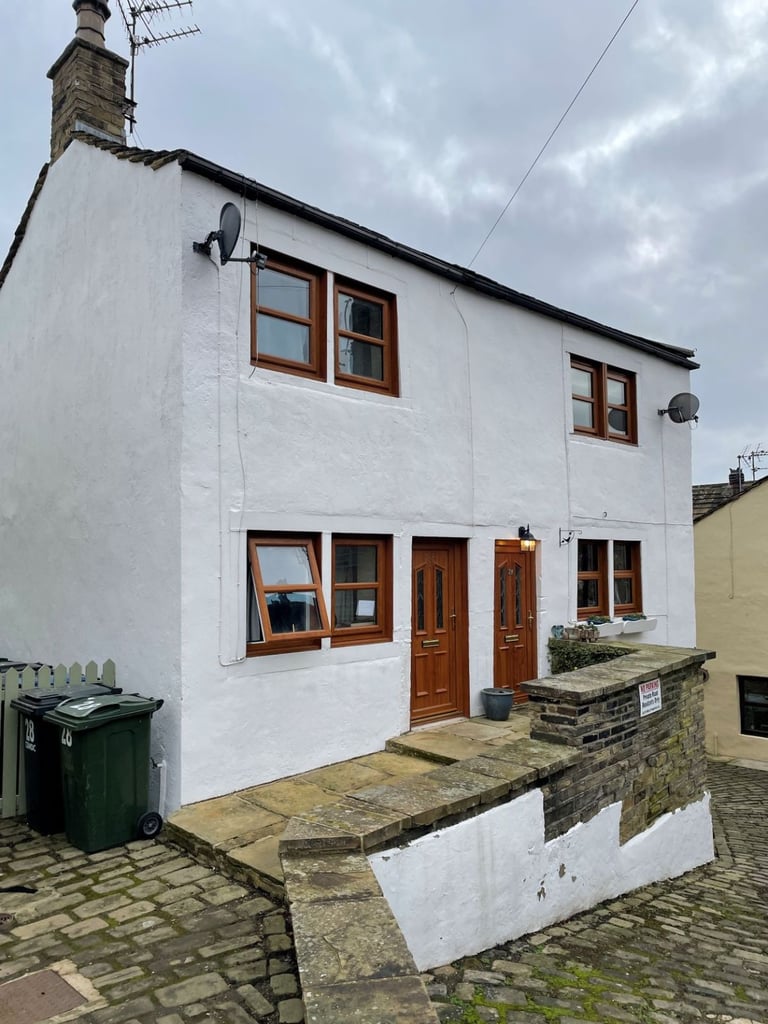 1 bed semi-detached house - Idle