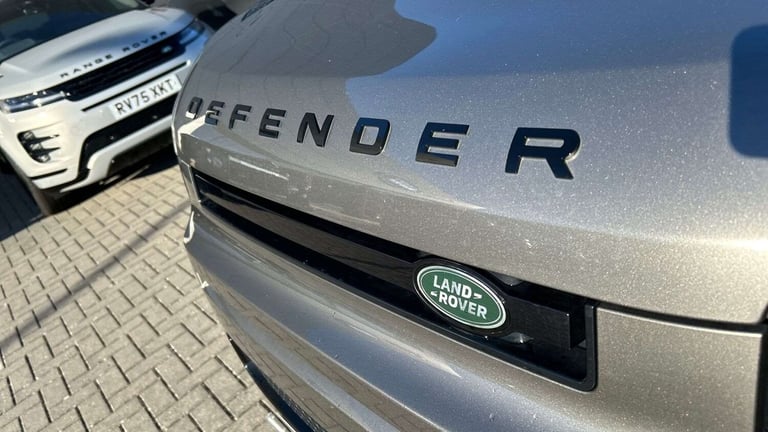 2024 Land Rover Defender 3.0 D250 X-Dynamic HSE 90 3dr Auto ESTATE DIESEL Automatic