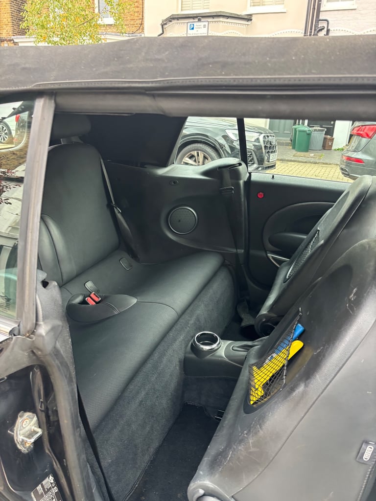 Mini, CONVERTIBLE, Convertible, 2007, Manual, 1598 (cc), 2 doors