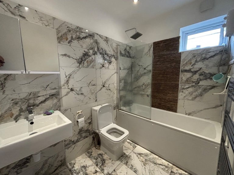 3-Bedroom Flat Available to Rent in Ilford, IG1 3TT,Available for families only – no boys/sharers