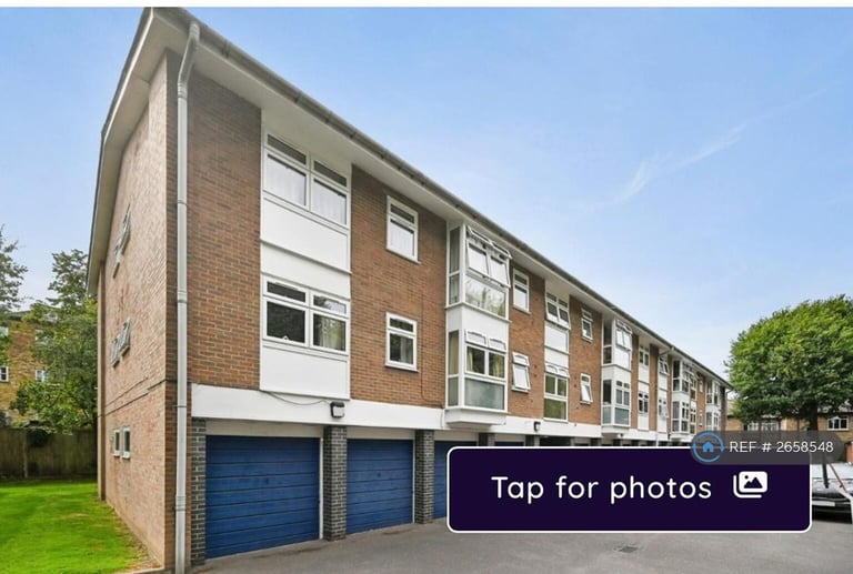 2 bedroom flat in Harriers Close, London, W5 (2 bed) (#2658548)