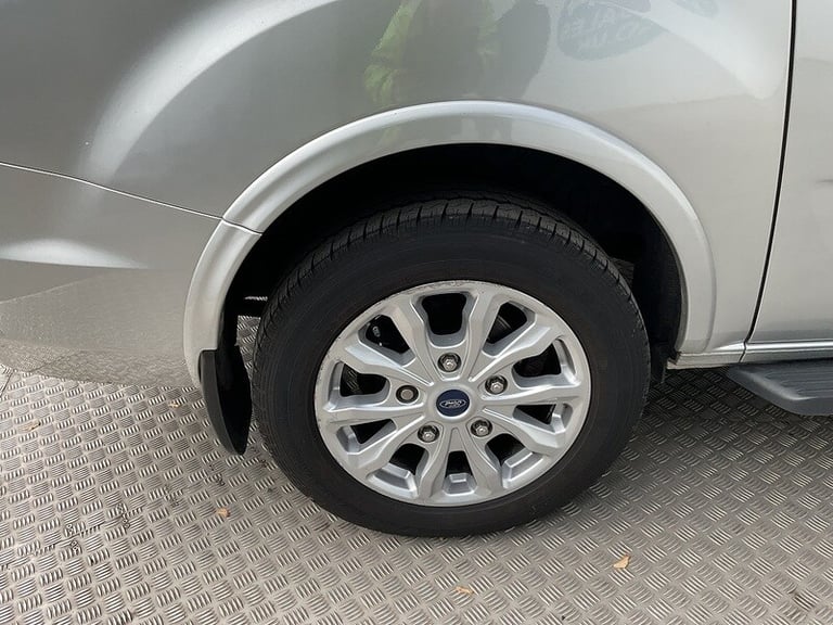 2021 Ford Tourneo Custom 320 EcoBlue Titanium 8 Seat Minibus Diesel Manual