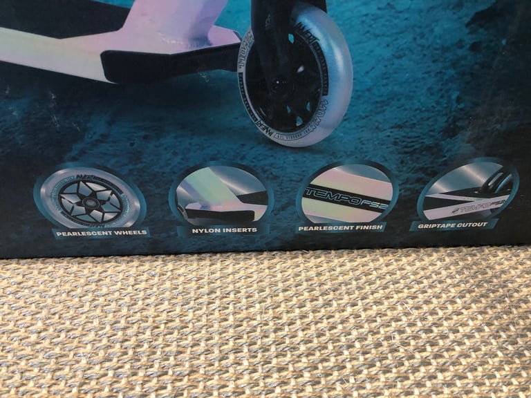 Scooter Invert Tempo FS2+  ** New **