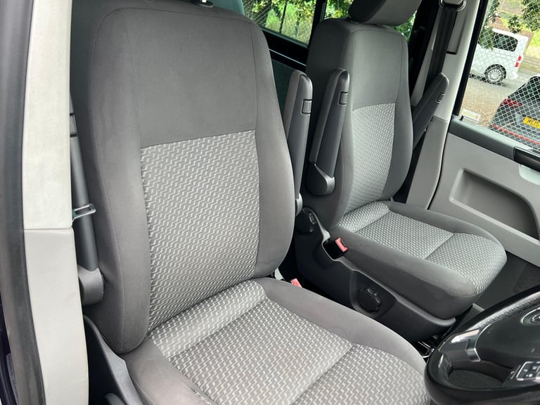 2015 Volkswagen Transporter 2.0 180PS Highline Kombi Van DSG WINDOW VAN Diesel Automatic