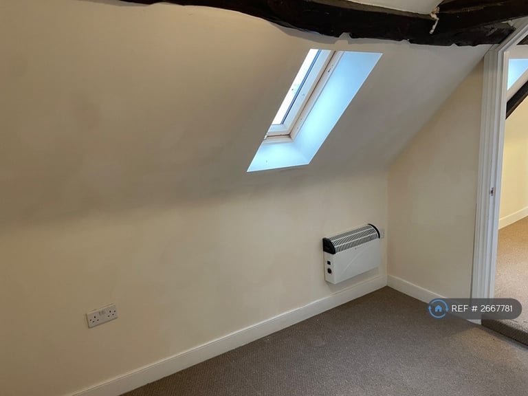 1 bedroom flat in Cambridge Street, Wellingborough, NN8 (1 bed) (#2667781)