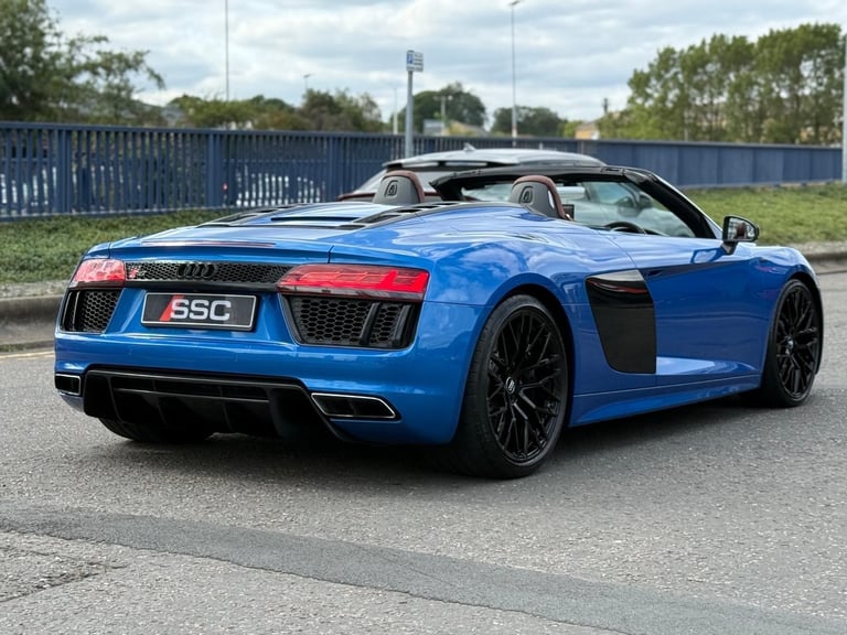 Audi R8 5.2 FSI V10 Spyder S Tronic quattro Euro 6 (s/s) 2dr