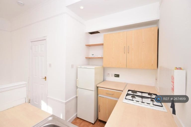 1 bedroom flat in Budhill Avenue, Glasgow, G32 (1 bed) (#2674619)