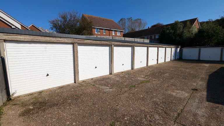 Garages to rent: Beaconsfield Road, Bexhill-on-Sea, TN40 2BN, NEW DOORS & ROOFS FITTED