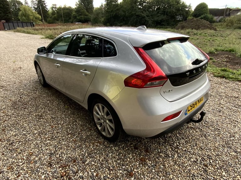 2014 Volvo V40 1.6 D2 SE Lux Nav Hatchback 5dr Diesel Manual Euro 5 (s/s) (115 ps) Hatchback Dies...