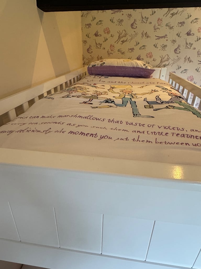 Aspace bunk beds or 2 single beds with trundle