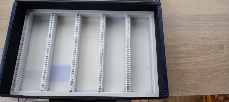 Photographic slides storage/carry case