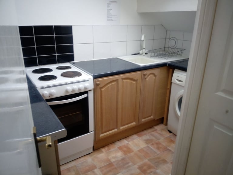 Shared House - DSS Only - All Ensuites. 5 mins to the high street