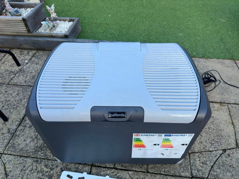 image for Halfords 40 Litre Mains and 12V & 240V Electric Coolbox