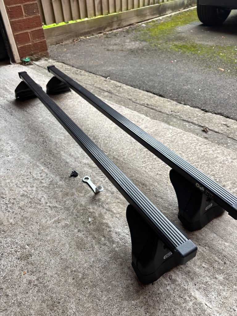 2019 Seat Arona roof bars