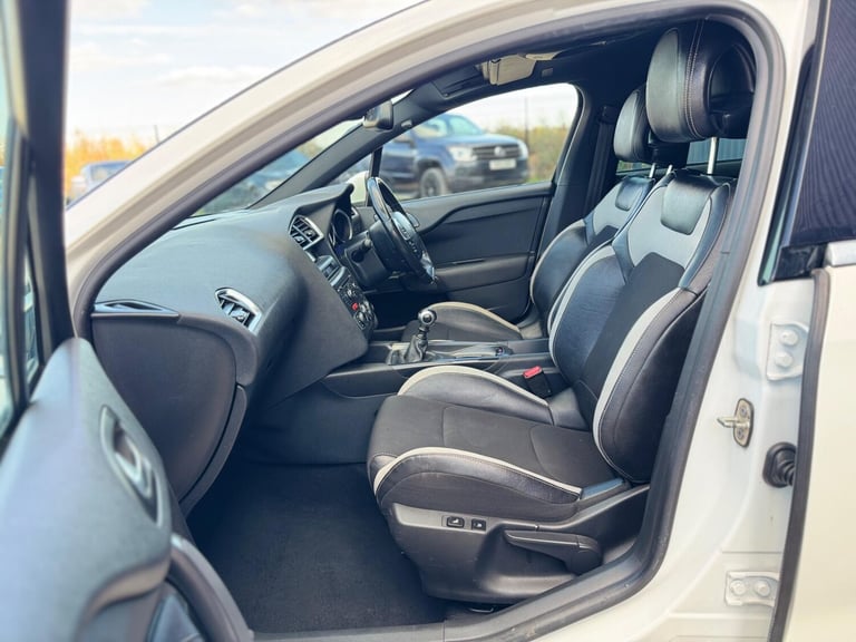 2011 Citroen DS4 2.0 HDi DStyle Euro 5 5dr HATCHBACK Diesel Manual
