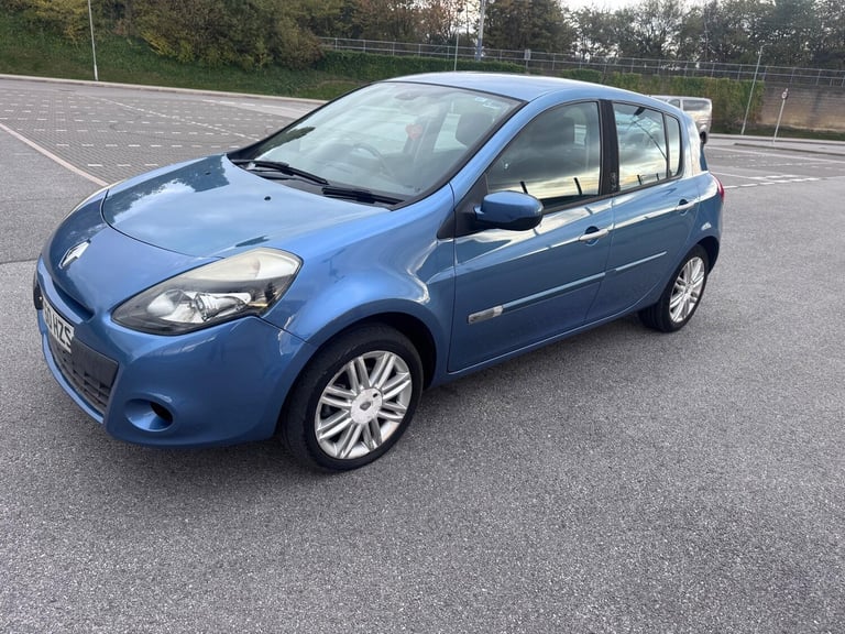 2011 Renault Clio 1.6 VVT Initiale TomTom Auto Euro 5 5dr HATCHBACK Petrol Automatic