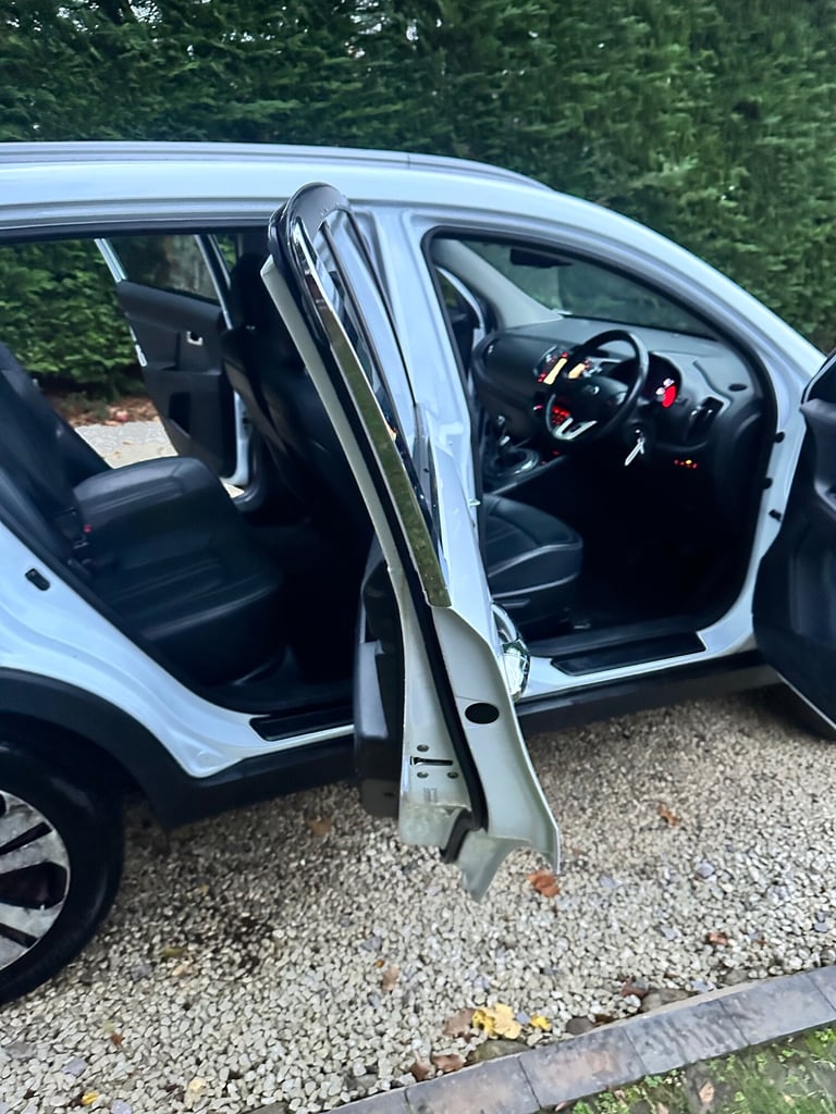 2013 Kia Sportage 1.7 CRDi ISG 3 5dr [Sat Nav] ESTATE Diesel Manual