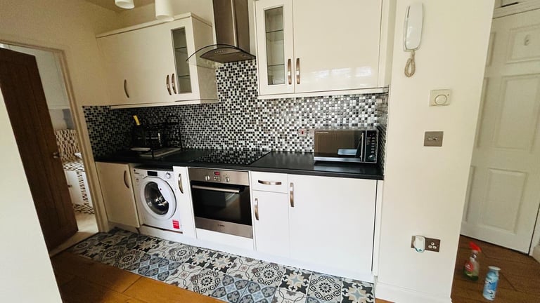 One Bedroom Flat in Surbiton 