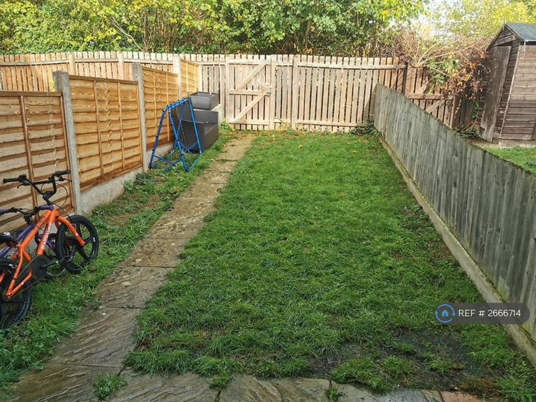 2 bedroom house in Olympic Way, Kettering, NN15 (2 bed) (#2666714)