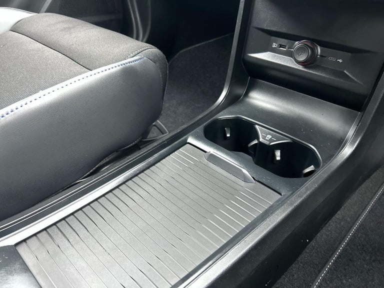 2024 MG MG4 64kWh Trophy Long Range Hatchback 5dr Electric Auto (203 ps) Hatchback ELECTRIC Autom...