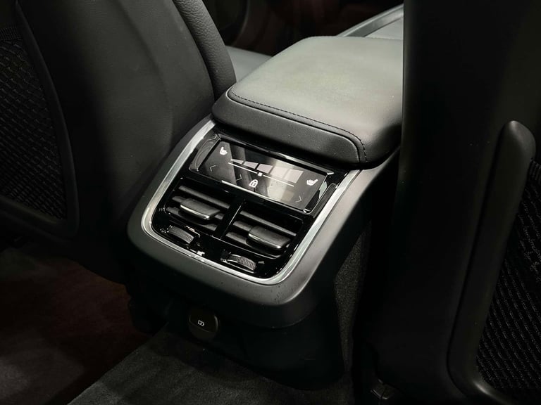 2023 Volvo V60 2.0 V60 Ultimate B4 MHEV Auto 5dr Estate Hybrid Automatic