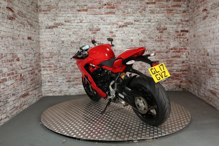 DUCATI SUPERSPORT - 2017 Petrol Manual in Red