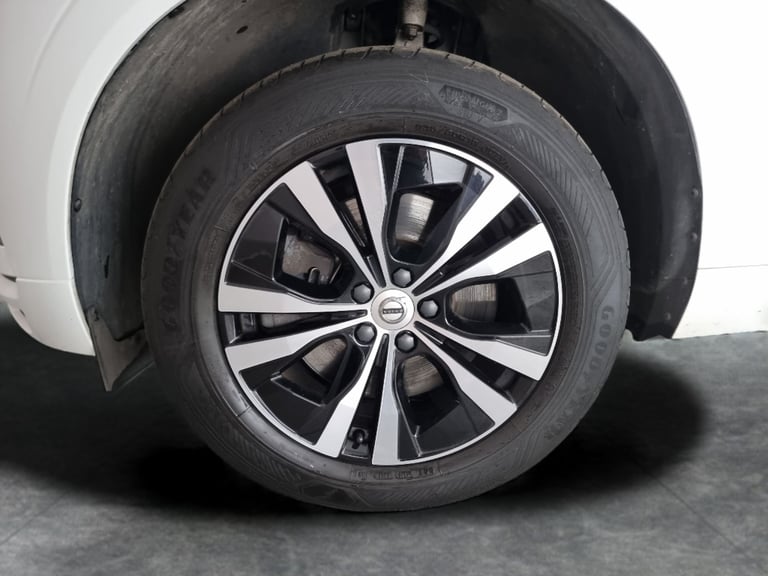 2021 Volvo XC60 2.0 B4 MHEV Momentum SUV 5dr Diesel Hybrid Auto AWD Euro 6 (s/s) (197 ps) - Suv H...