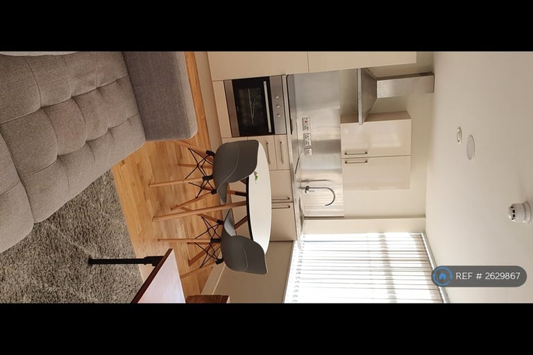 1 bedroom flat in Mason Street, Manchester, M4 (1 bed) (#2629867)