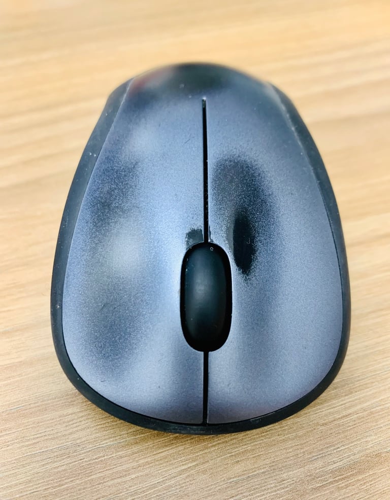 Logitec Wireless mouse and Keyboard