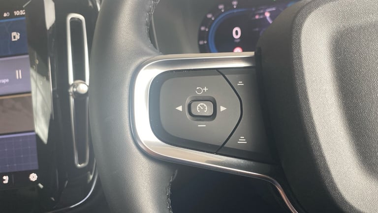 2024 Volvo XC40 2.0 B3P Ultra Dark 5dr Auto ESTATE PETROL Automatic