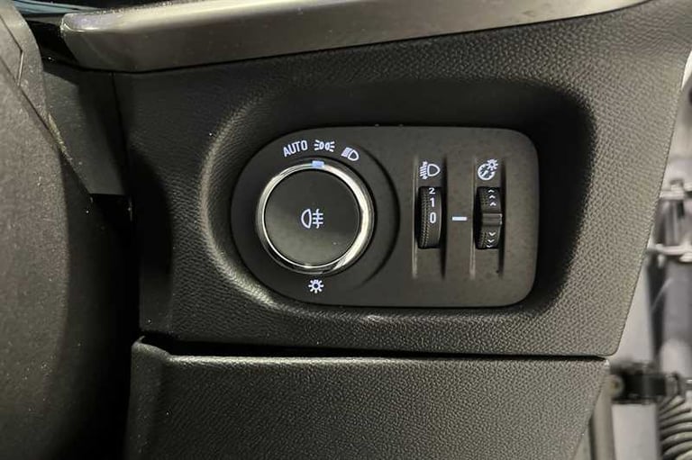 2021 Vauxhall Mokka 100kW SE Nav Premium 50kWh 5dr Auto HATCHBACK ELECTRIC Automatic