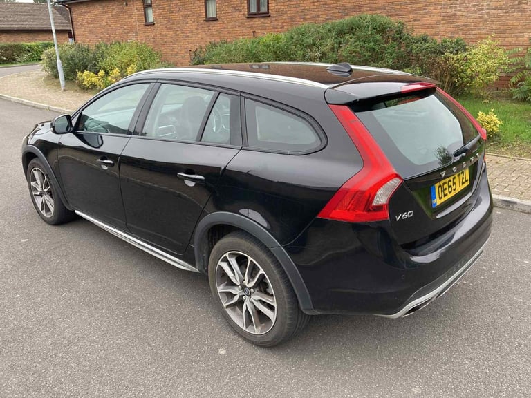 2016 65 Volvo V60 Cross Country 2.0 D4 190 LUX NAV, Manual, 4WD, S/S, Just £35 Tax!
