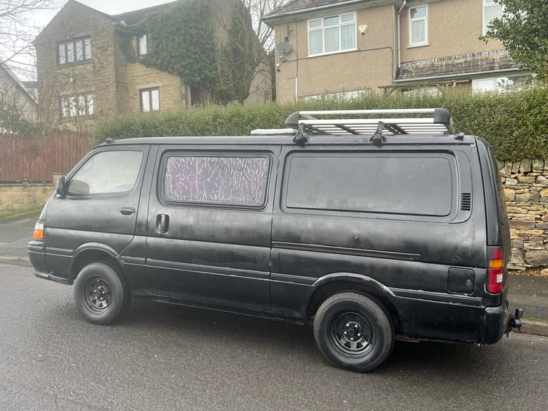 TOYOTA HIACE PANEL VAN 2.4D DIESEL LONG WHEEL BASE (LWB) BLACK