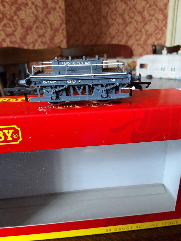image for Hornby R6643 BR Shunters Truck - Reading Central DW94955 - OO Gauge - Boxed