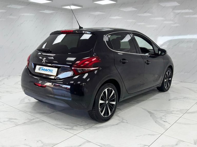 2018 Peugeot 208 1.2 PureTech Allure Premium Hatchback 5dr Petrol Manual Euro 6 (s/s) (82 ps Hatc...