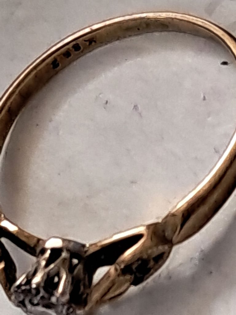 9ct gold ring diamond 