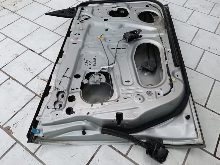 Lh front door for Subaru Forester