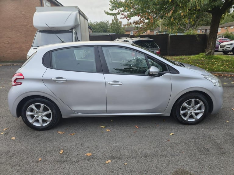 2013 Peugeot 208 1.2 VTi Active 5dr HATCHBACK PETROL Manual