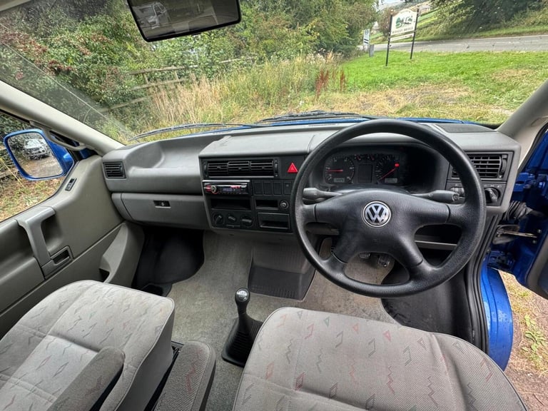 VOLKSWAGEN TRANSPORTER 2.5 2002