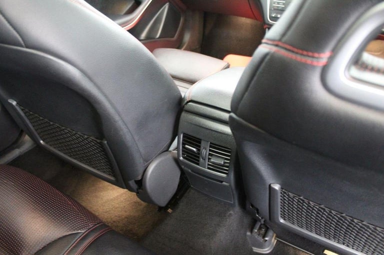 MERCEDES-BENZ GLA CLASS 2.1 GLA220d AMG Line (Premium Plus) 7G-DCT 4MATIC Euro