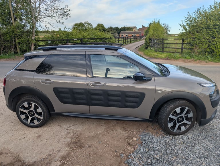 Citroen, C4 CACTUS, Hatchback, 2015, Manual, 1199 (cc), 5 doors