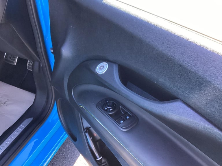 2024 Abarth 500 42kWh Scorpionissima Auto 3dr HATCHBACK Electric Automatic