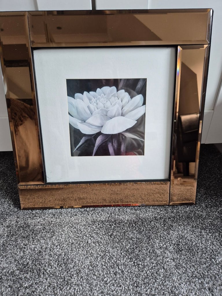 image for Pictures and wall art 