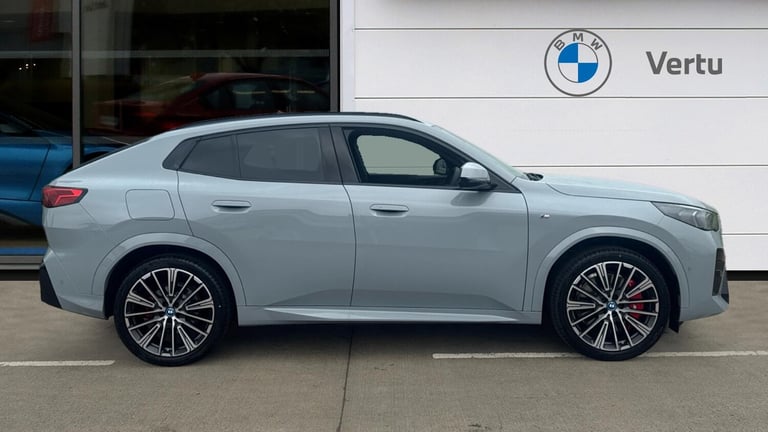 2025 BMW iX2 150kW eDrive20 Shadow Edition 65kWh 5dr Auto Electric Hatchback Hatchback Electric A...