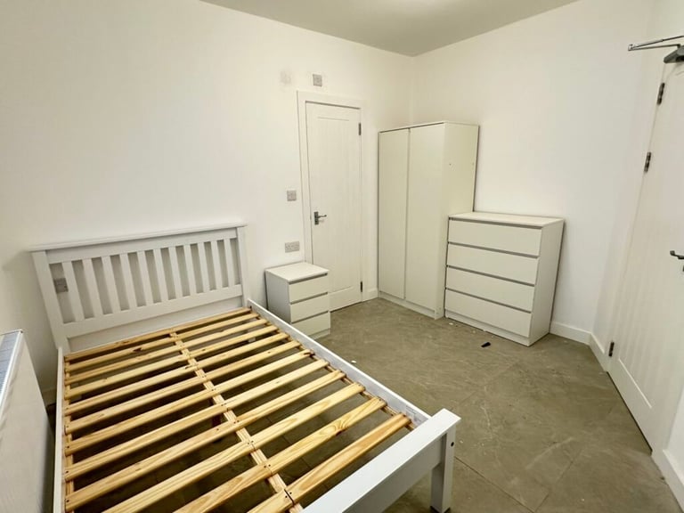 SELECTION OF BRAND NEW ENSUITE BEDSITS CARLYON AVENUE SOUTH HARROW HA2